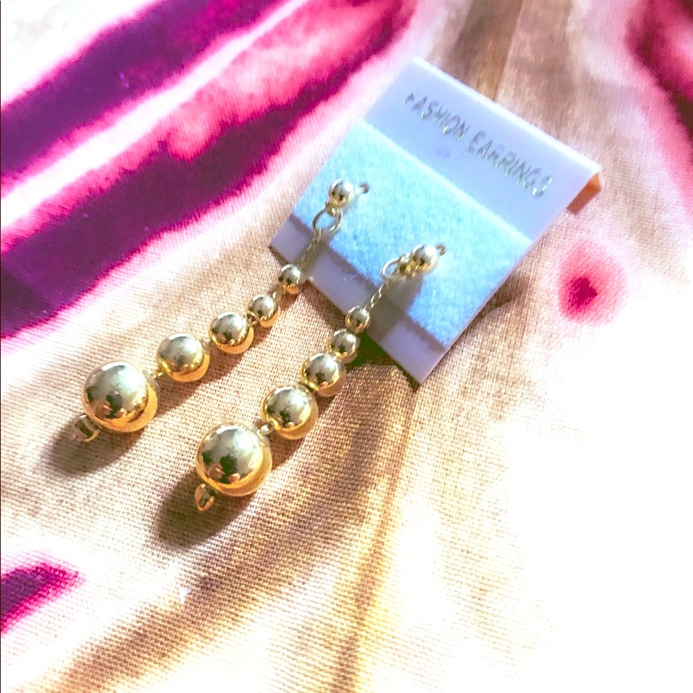 5/$20 ☀️Gorgeous Vintage Long Earrings